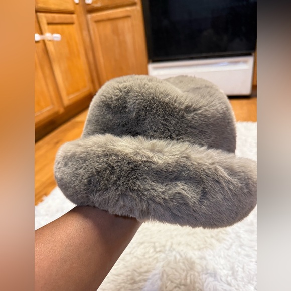 Zara Faux Furs Bucket hat - Picture 5 of 11